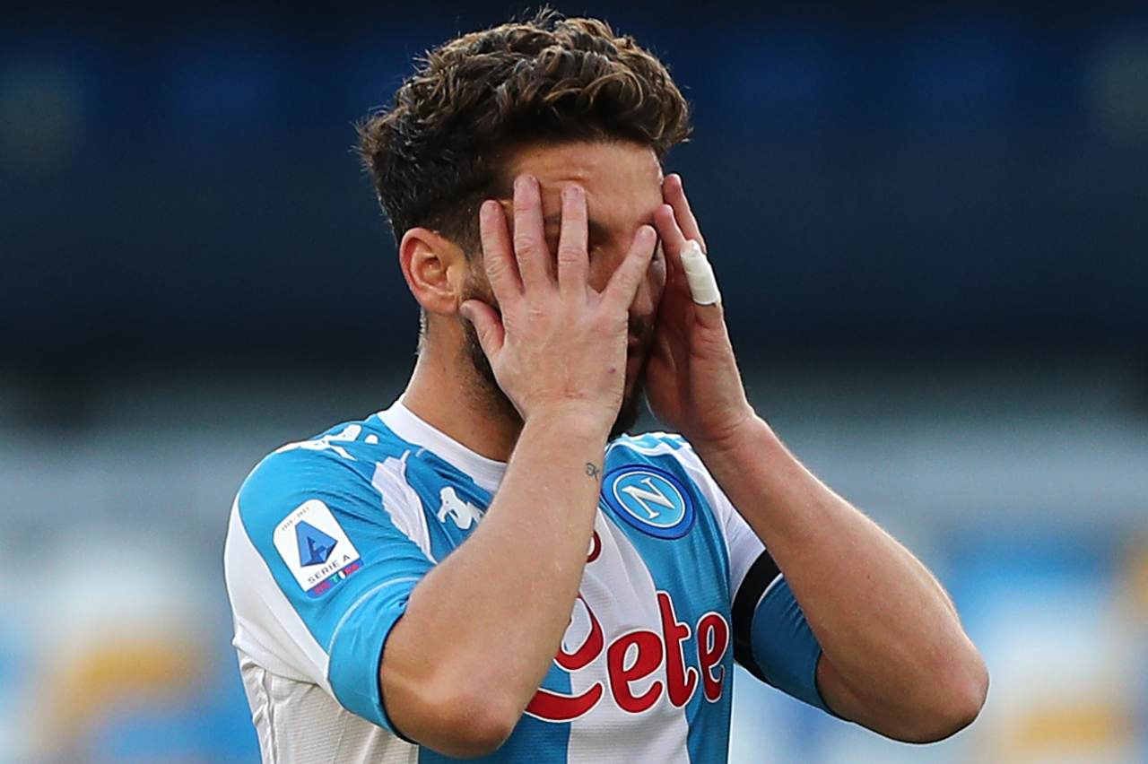 Napoli, infortunio Mertens