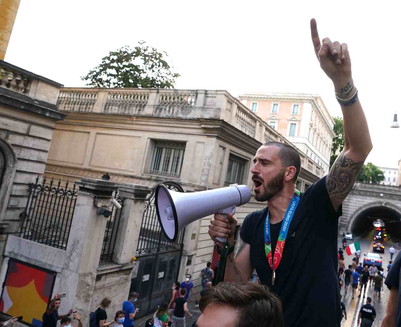 Italia Bonucci bus scoperto