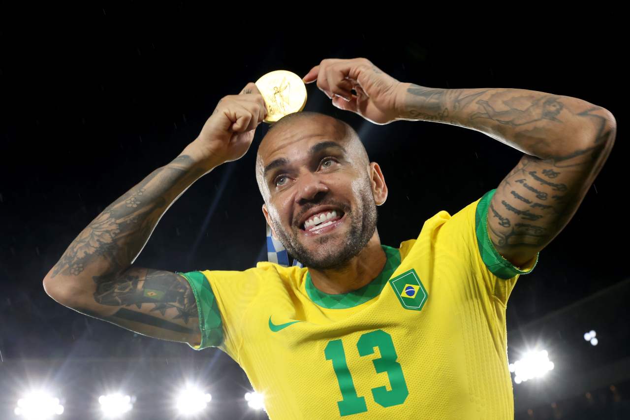 Calciomercato dani alves barcellona