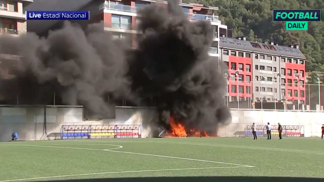 incendio stadio Andorra-Inghilterra