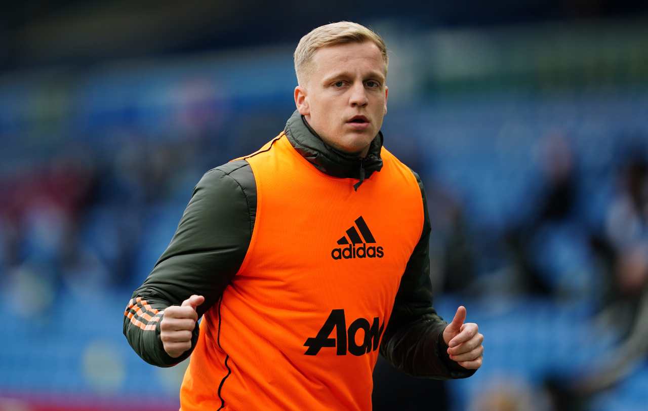 calciomercato juventus manchester united van de beek