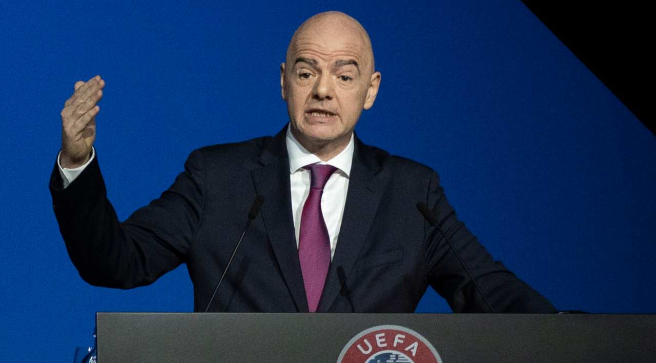 Infantino denunciato da Platini