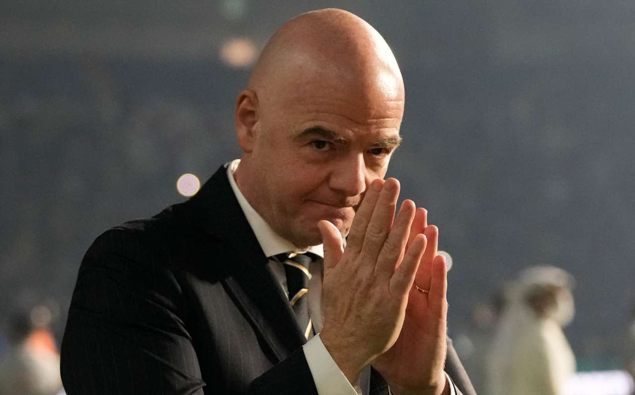  Infantino denunciato da Platini