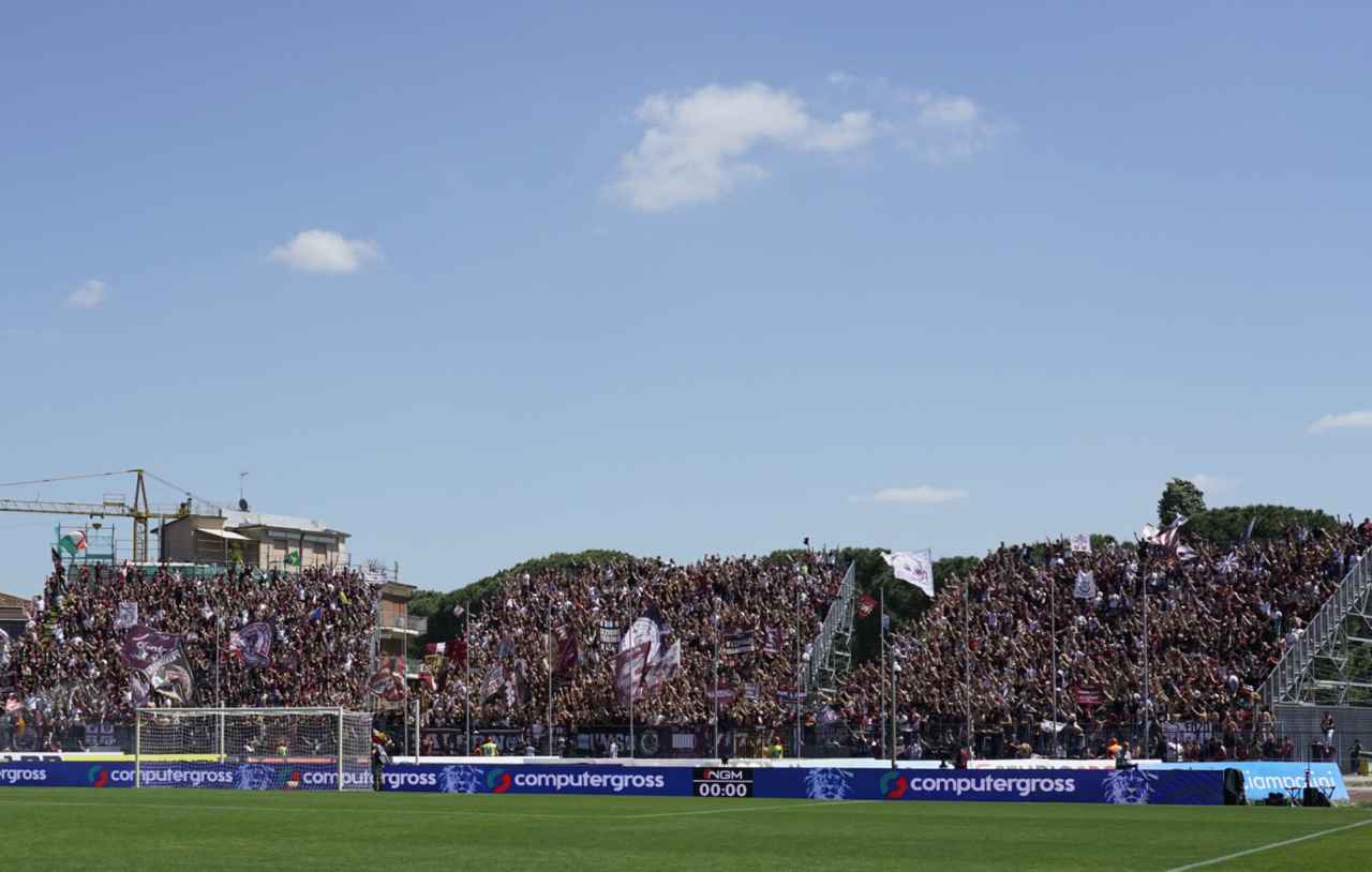 squalifica giocatore arbitro aggressione