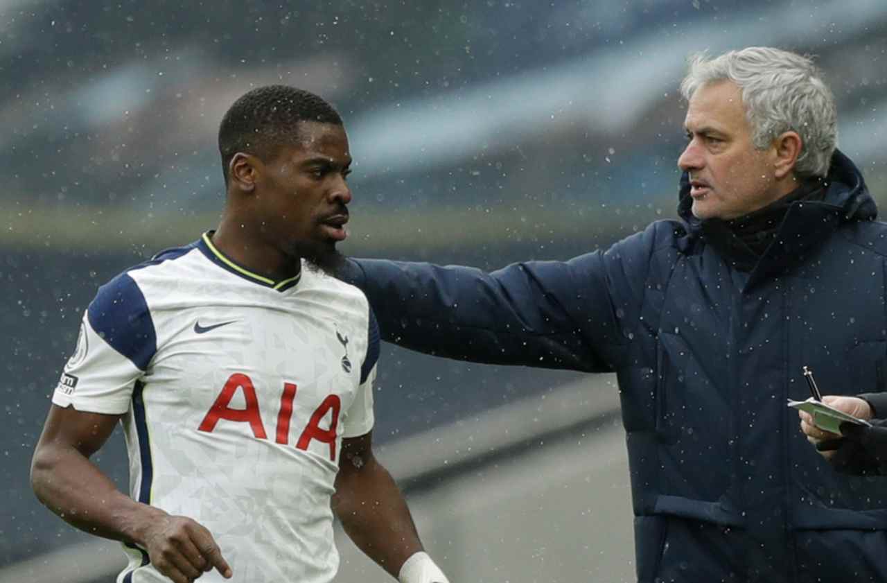 Calciomercato Roma Aurier e Mourinho - Stopandgoal.com