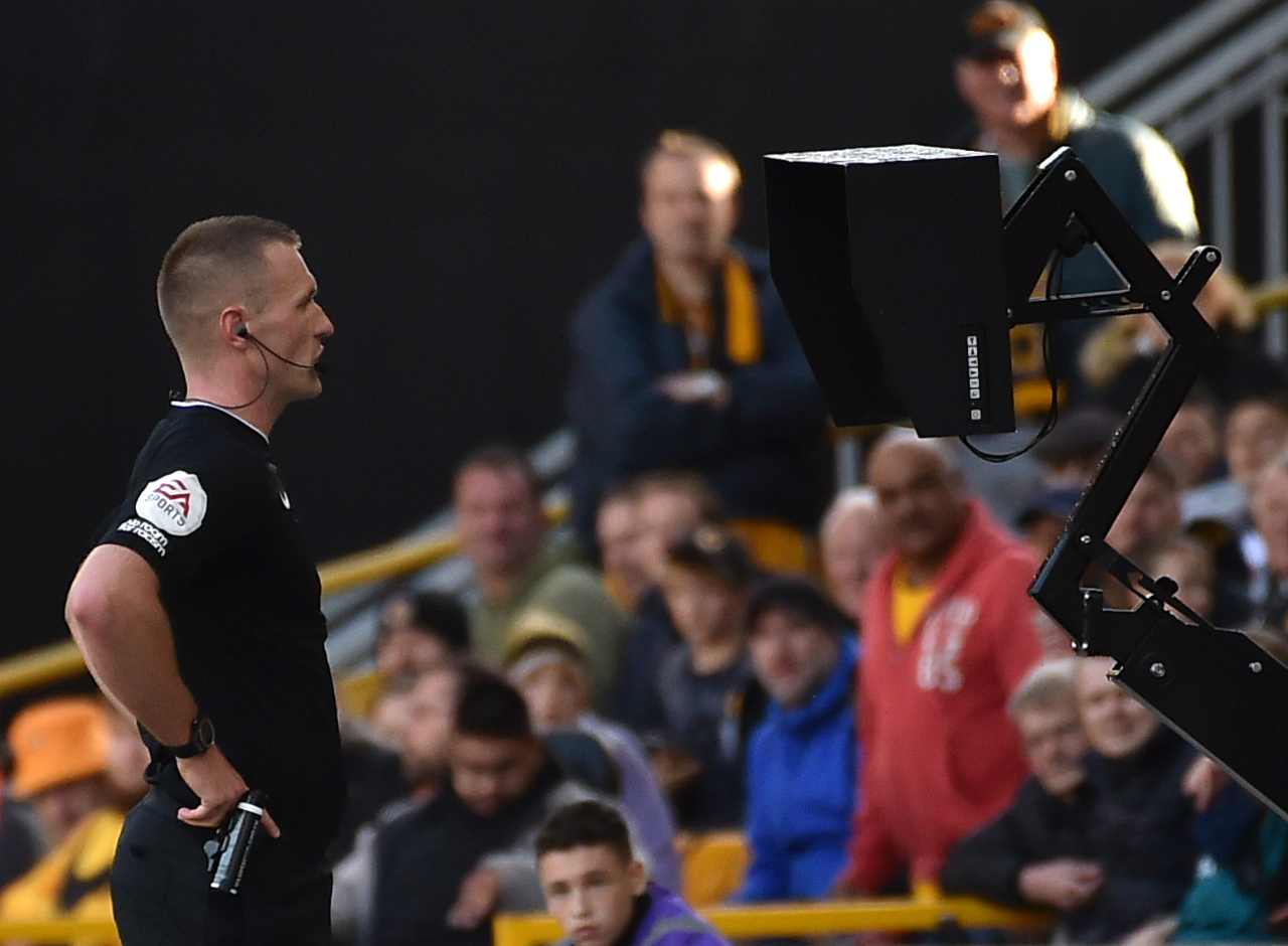 VAR non funziona, sospesa Leeds-Arsenal - stopandgoal.com (La Presse)