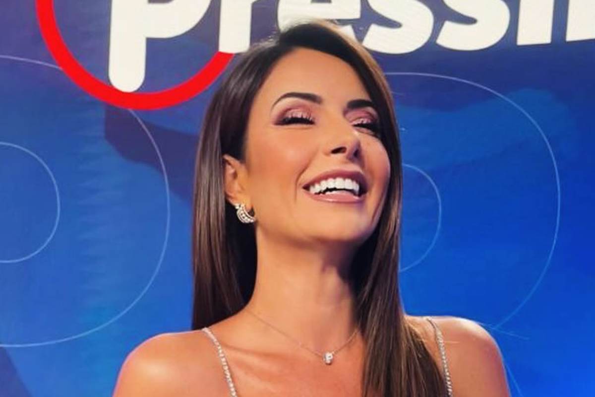 Monica Bertini Mediaset gambe accavallate