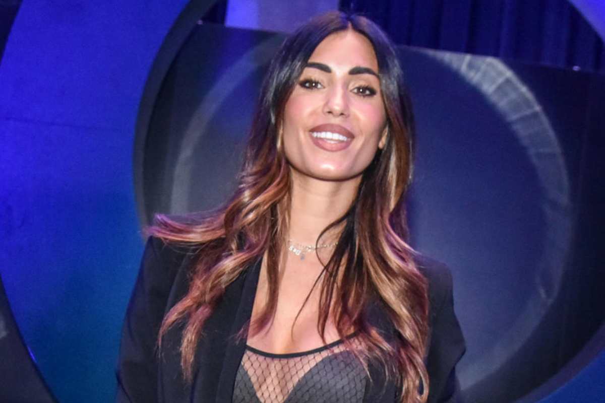 Federica Nargi è uno schianto: trasparenze illegali