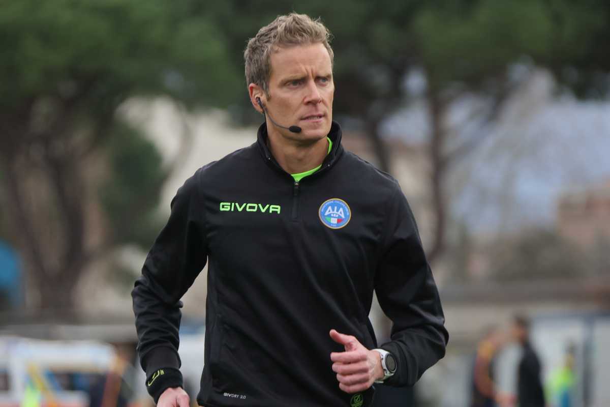 Arbitro Chiffi in riscaldamento