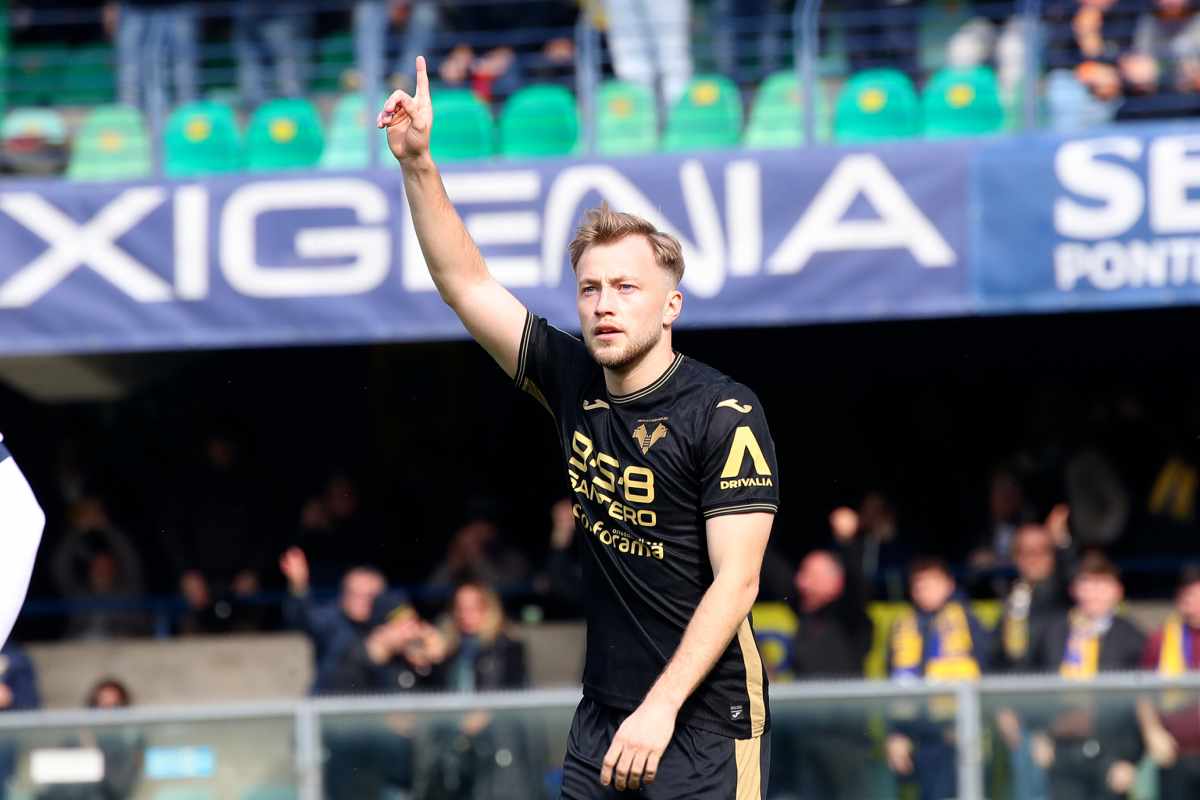 Tengstedt esulta in maglia Verona