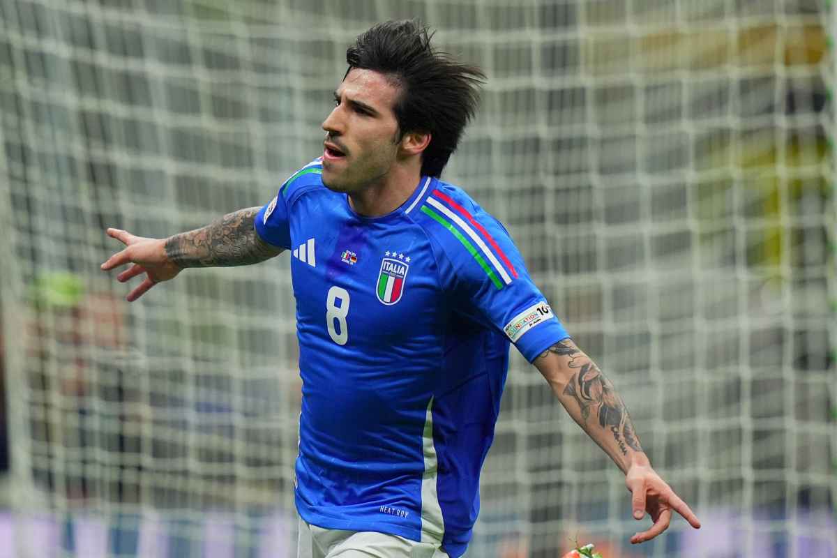 Tonali esulta dopo un gol con la Nazionale