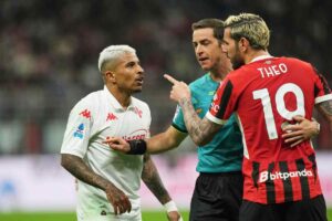 Dodo e Theo Hernandez che litigano